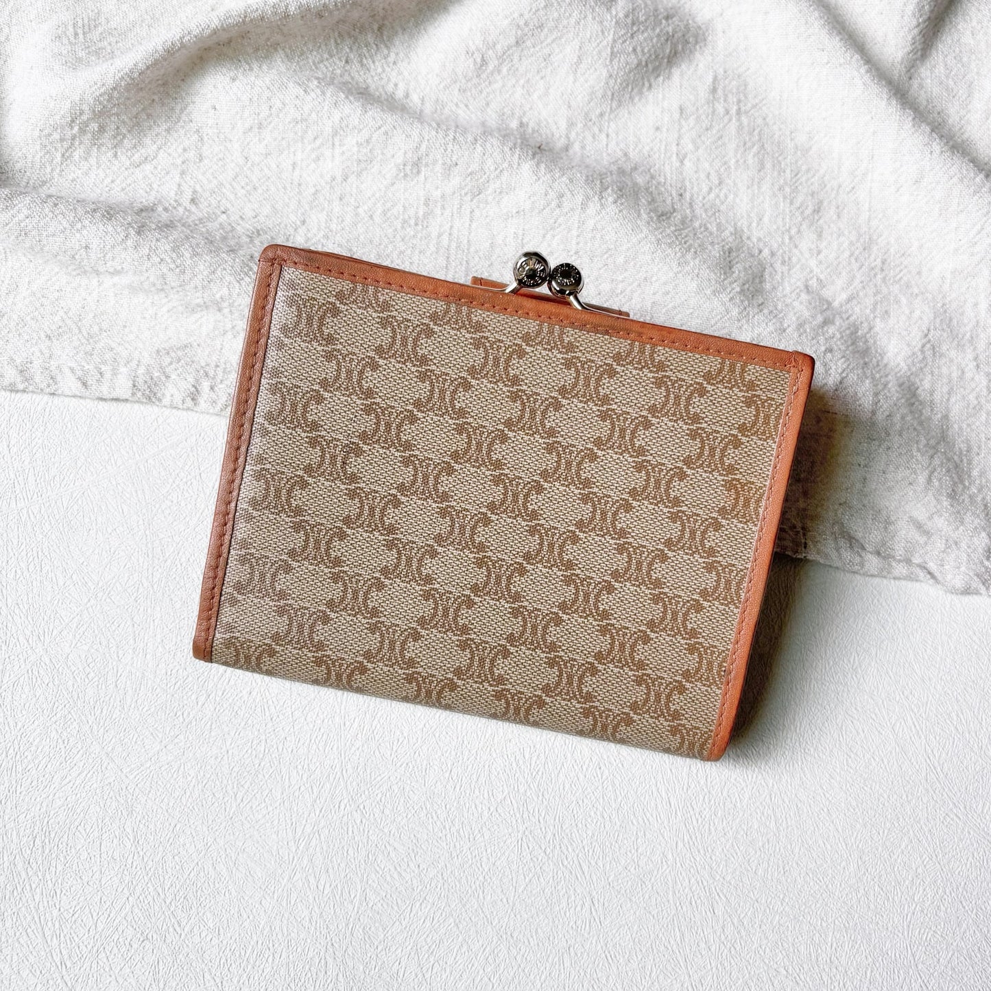 Vintage Celine 淺色老花口金短夾