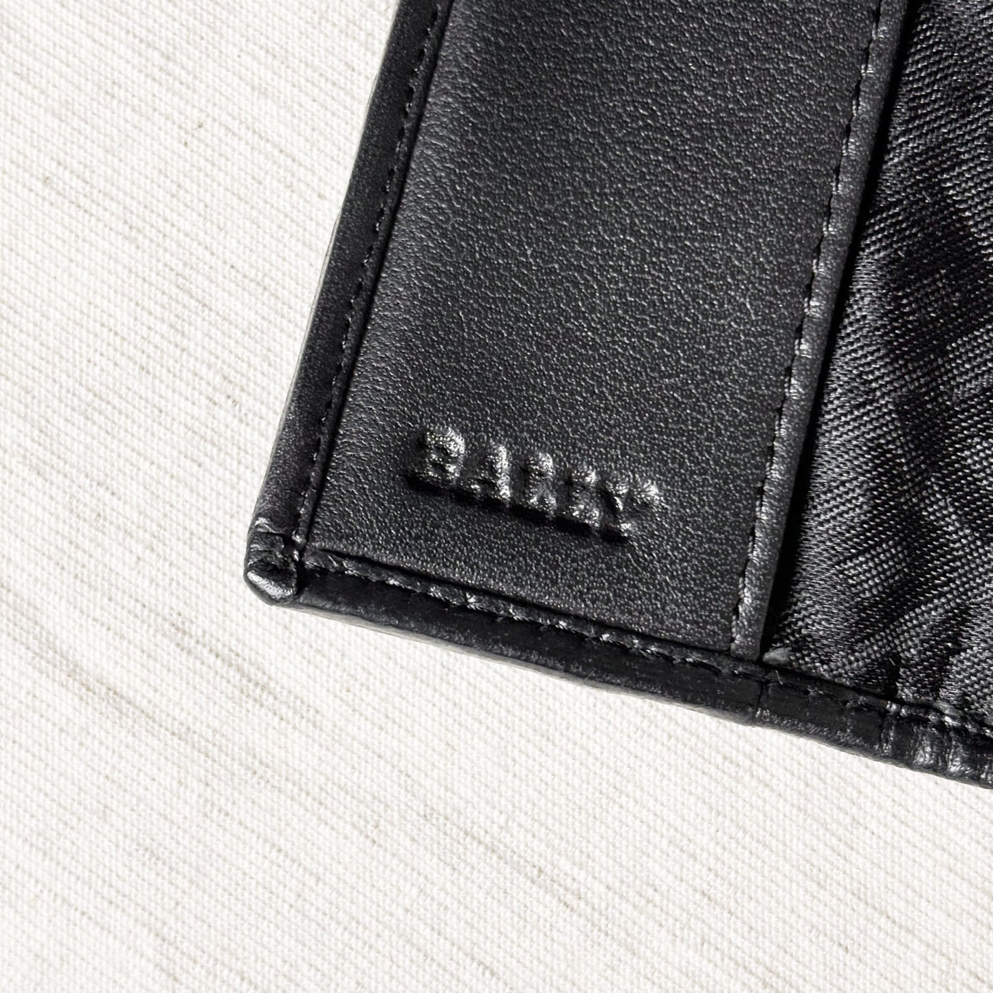 Vintage Bally 黑色小羊皮絎縫鑰匙包 - Folklore