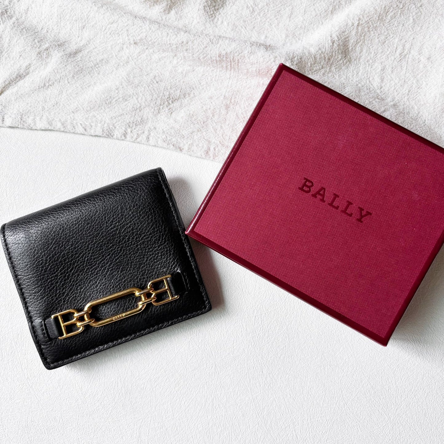 Vintage Bally 馬銜釦黑色短夾 - Folklore