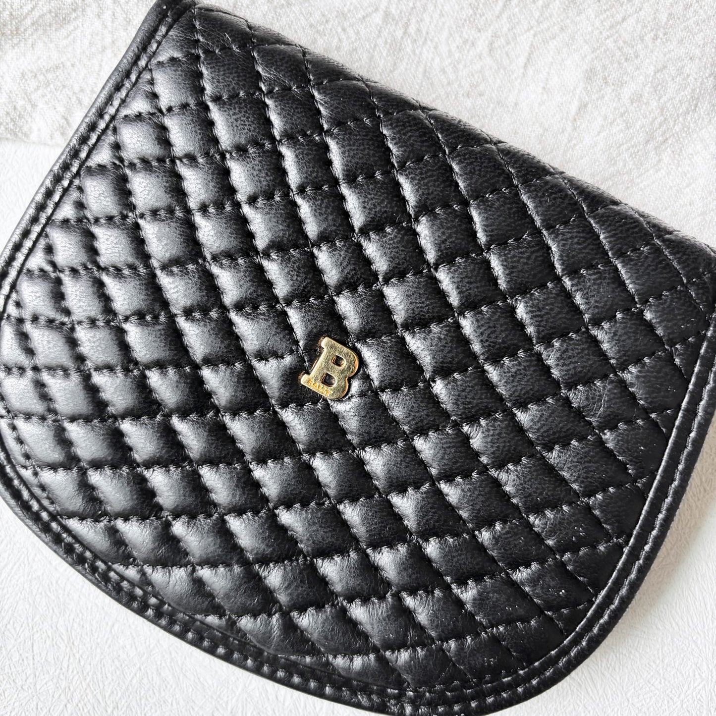 Vintage Bally 絎縫圓弧短夾